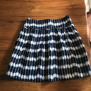pleated, high-waisted, pattern skirt